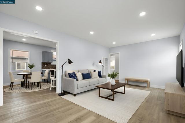 9028 A St, Oakland, CA 94603