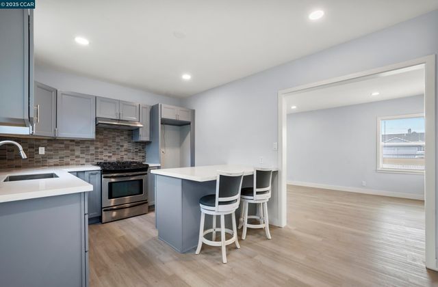 9028 A St, Oakland, CA 94603