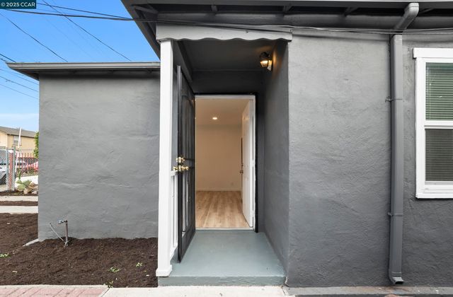 9028 A St, Oakland, CA 94603