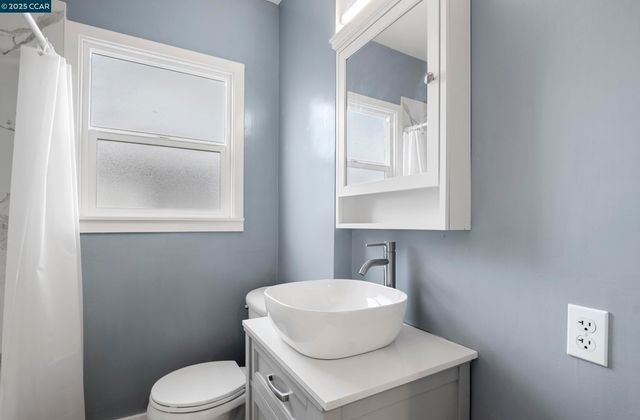 9028 A St, Oakland, CA 94603