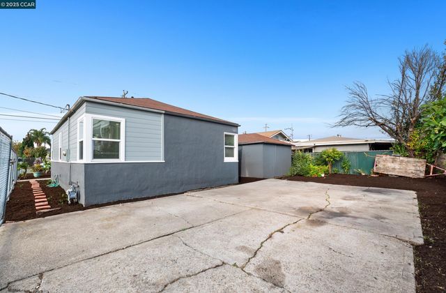 9028 A St, Oakland, CA 94603