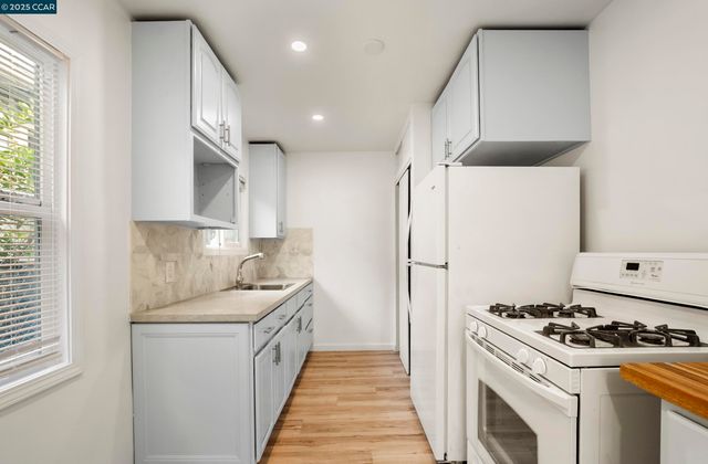 9028 A St, Oakland, CA 94603