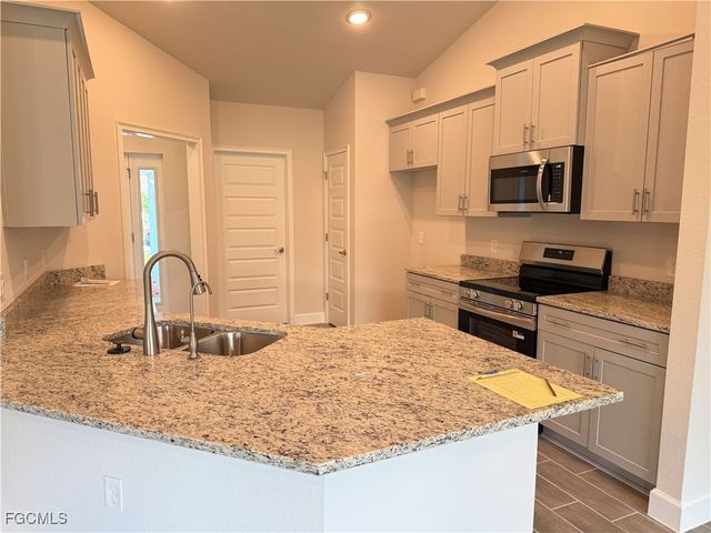 475 Westdale AVE, Lehigh Acres, FL 33972