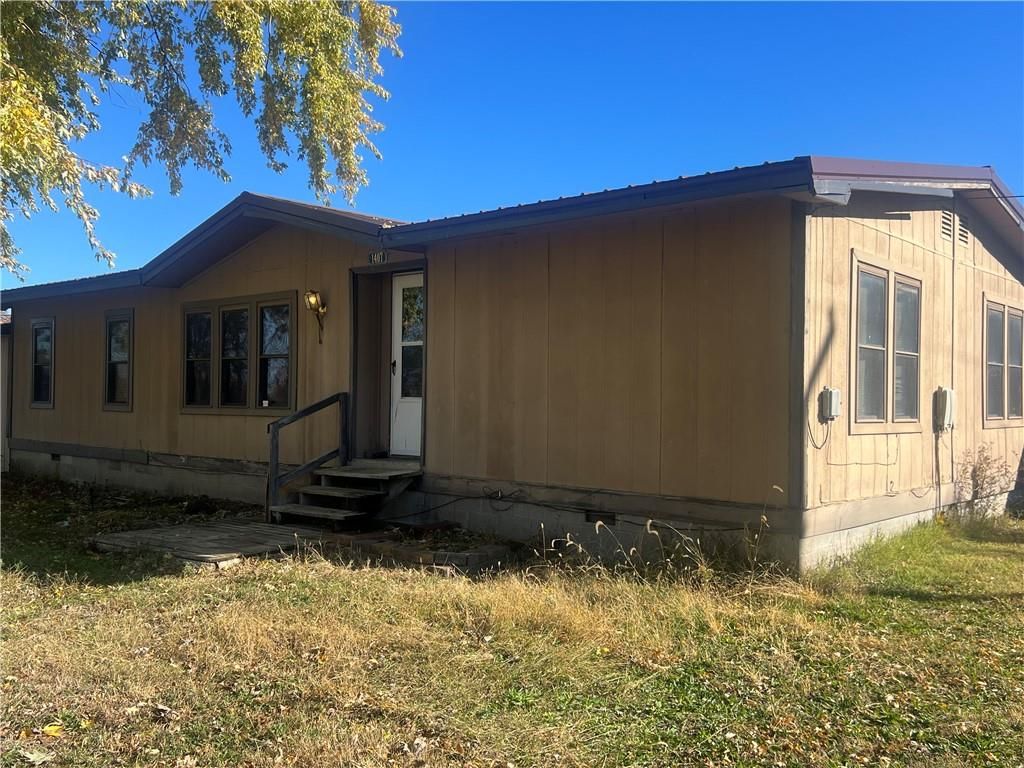 1407 S Lincoln Avenue, La Harpe, KS 66751