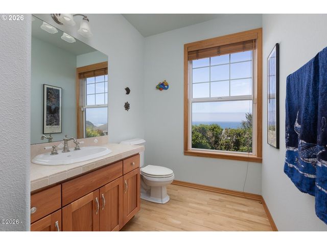 5340 HAYSTACK Dr, Neskowin, OR 97149