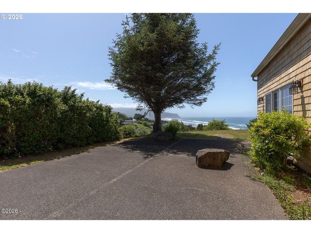 5340 HAYSTACK Dr, Neskowin, OR 97149