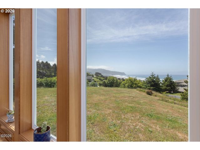 5340 HAYSTACK Dr, Neskowin, OR 97149