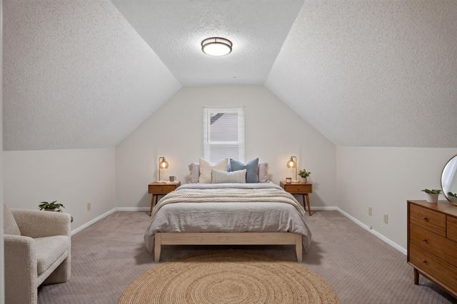 1232 Skillman Avenue W, Roseville, MN 55113