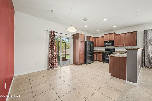 11377 W Folsom Point Drive, Marana, AZ 85658