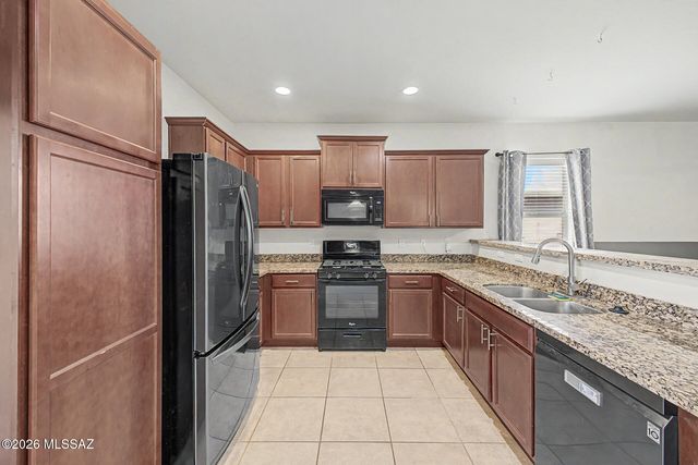 11377 W Folsom Point Drive, Marana, AZ 85658