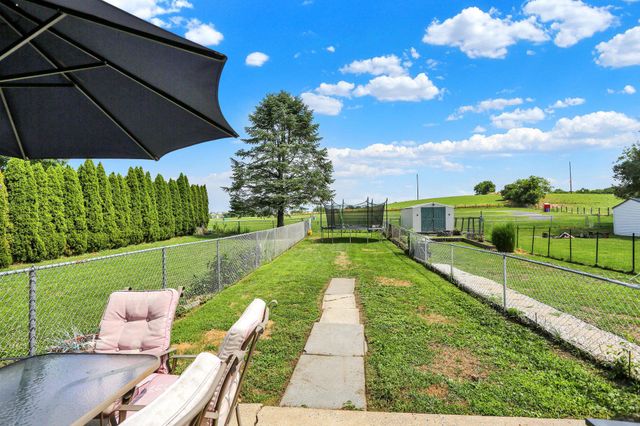 153 SPRING GARDEN ST, Leesport, PA 19533