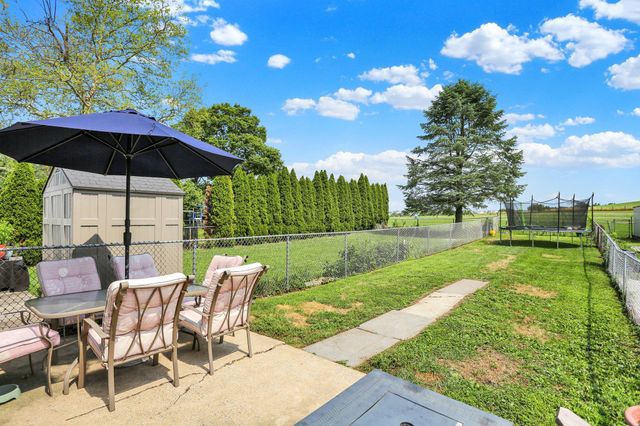 153 SPRING GARDEN ST, Leesport, PA 19533