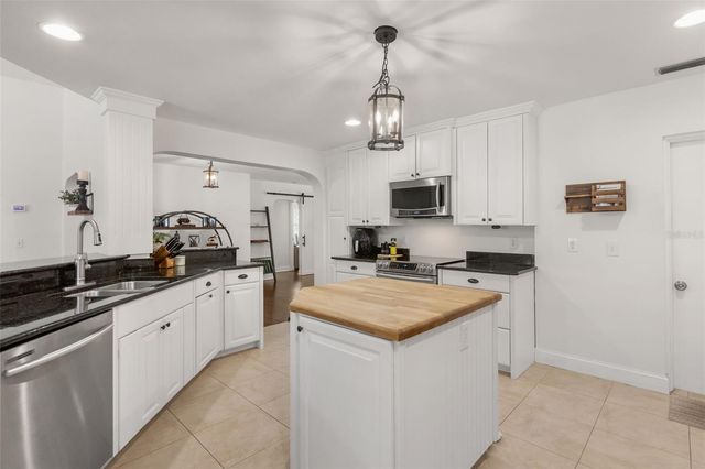 21 E YALE STREET, Orlando, FL 32804