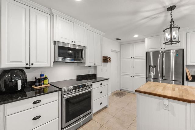 21 E YALE STREET, Orlando, FL 32804
