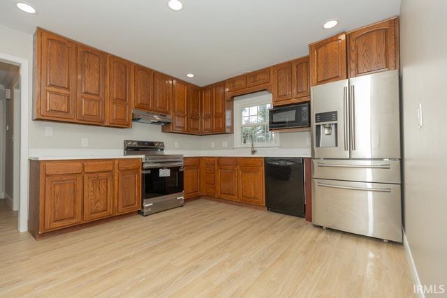 7527 Taylor Circle, Evansville, IN 47715