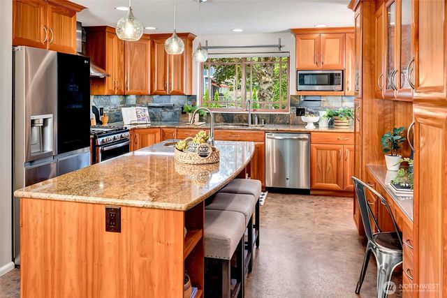 7616 SE 37th Place, Mercer Island, WA 98040