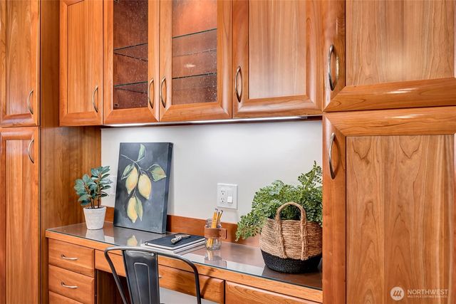7616 SE 37th Place, Mercer Island, WA 98040