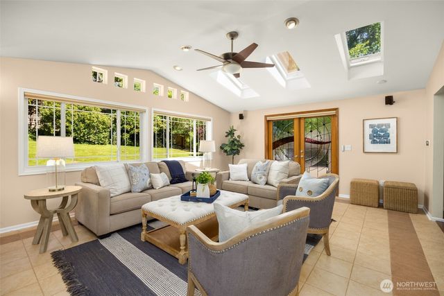 7616 SE 37th Place, Mercer Island, WA 98040