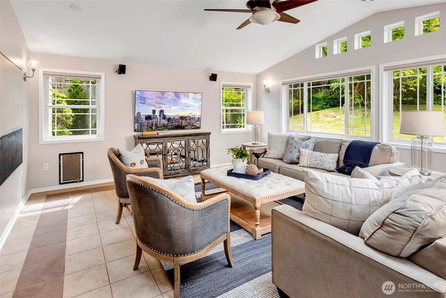 7616 SE 37th Place, Mercer Island, WA 98040