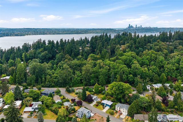 7616 SE 37th Place, Mercer Island, WA 98040
