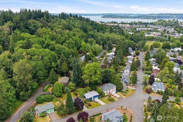7616 SE 37th Place, Mercer Island, WA 98040