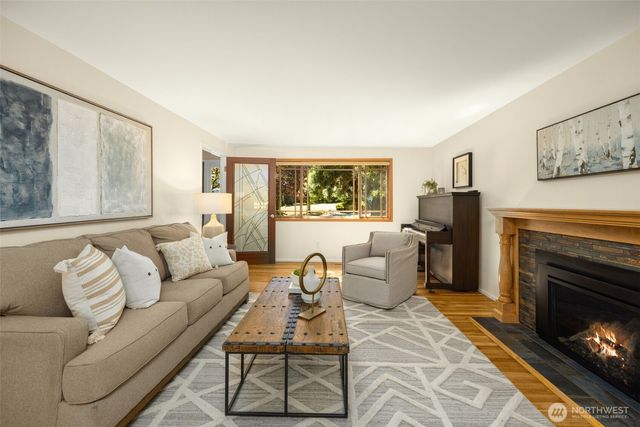 7616 SE 37th Place, Mercer Island, WA 98040