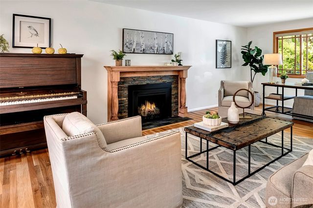7616 SE 37th Place, Mercer Island, WA 98040