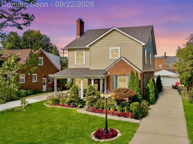 20645 Vernier Circle, Grosse Pointe Woods, MI 48236