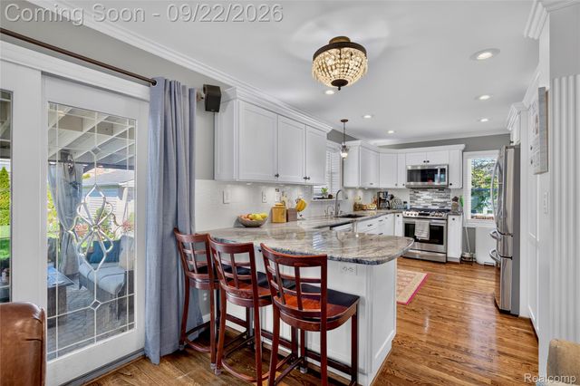 20645 Vernier Circle, Grosse Pointe Woods, MI 48236