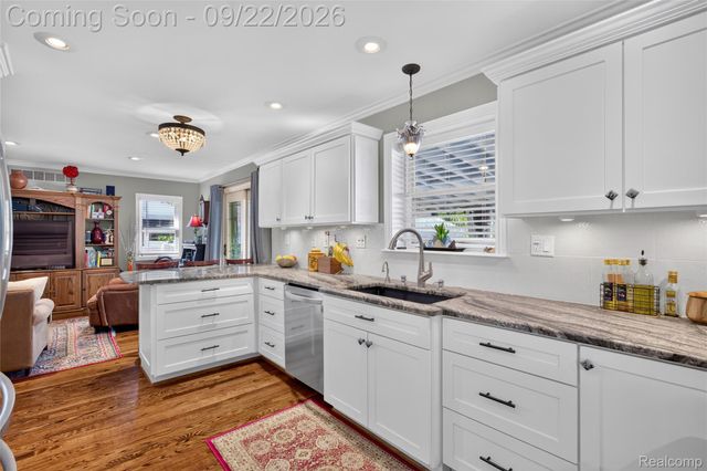 20645 Vernier Circle, Grosse Pointe Woods, MI 48236
