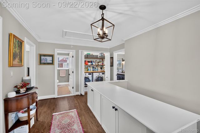20645 Vernier Circle, Grosse Pointe Woods, MI 48236