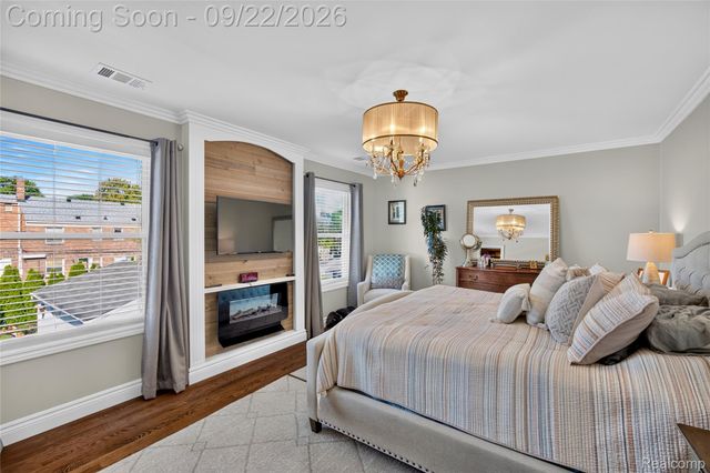 20645 Vernier Circle, Grosse Pointe Woods, MI 48236