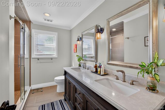 20645 Vernier Circle, Grosse Pointe Woods, MI 48236
