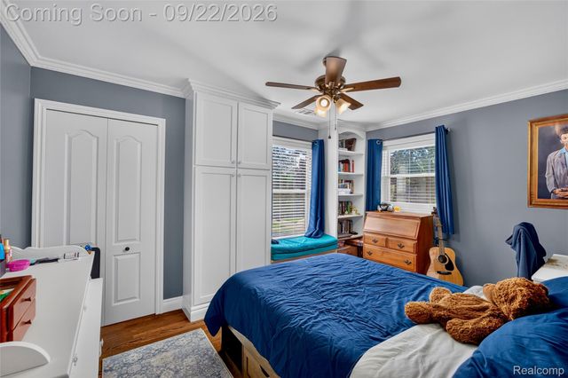 20645 Vernier Circle, Grosse Pointe Woods, MI 48236