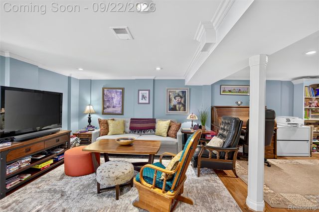 20645 Vernier Circle, Grosse Pointe Woods, MI 48236