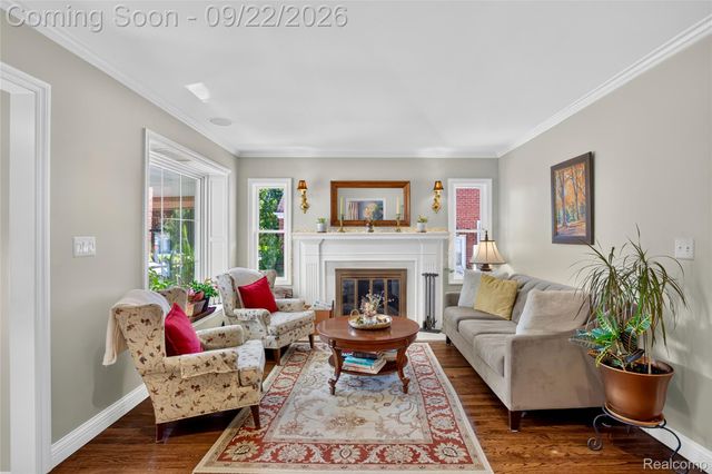 20645 Vernier Circle, Grosse Pointe Woods, MI 48236