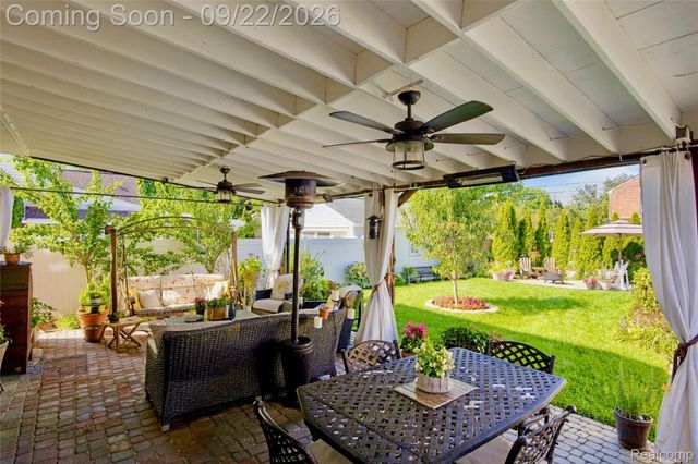 20645 Vernier Circle, Grosse Pointe Woods, MI 48236