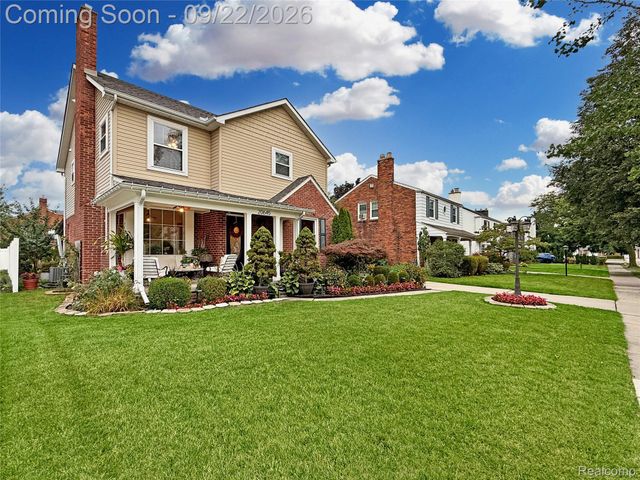 20645 Vernier Circle, Grosse Pointe Woods, MI 48236