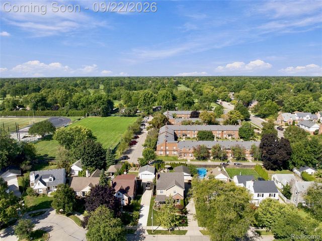 20645 Vernier Circle, Grosse Pointe Woods, MI 48236