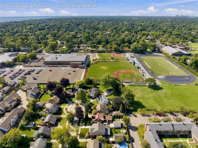 20645 Vernier Circle, Grosse Pointe Woods, MI 48236