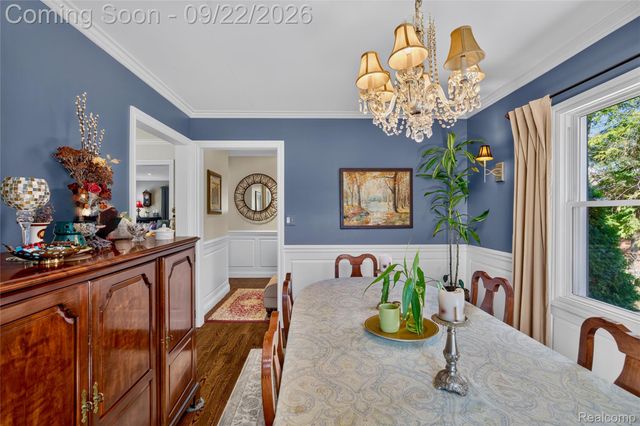 20645 Vernier Circle, Grosse Pointe Woods, MI 48236