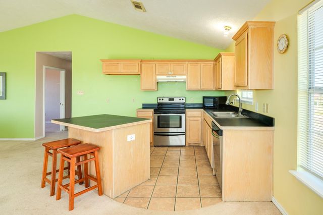118 Lindrose Street, Freeport, TX 77541