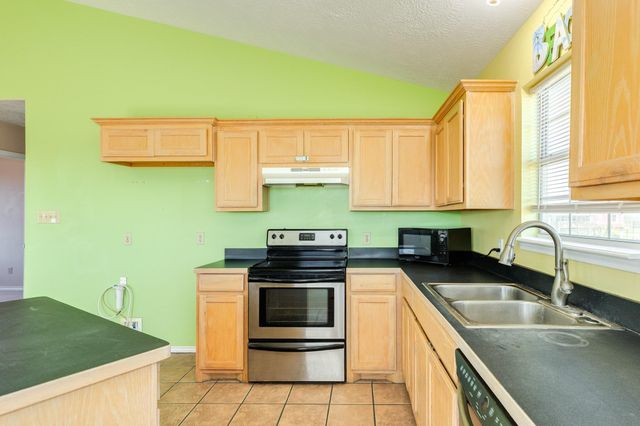 118 Lindrose Street, Freeport, TX 77541