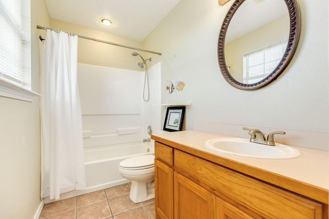 118 Lindrose Street, Freeport, TX 77541