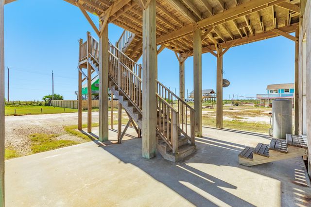 118 Lindrose Street, Freeport, TX 77541