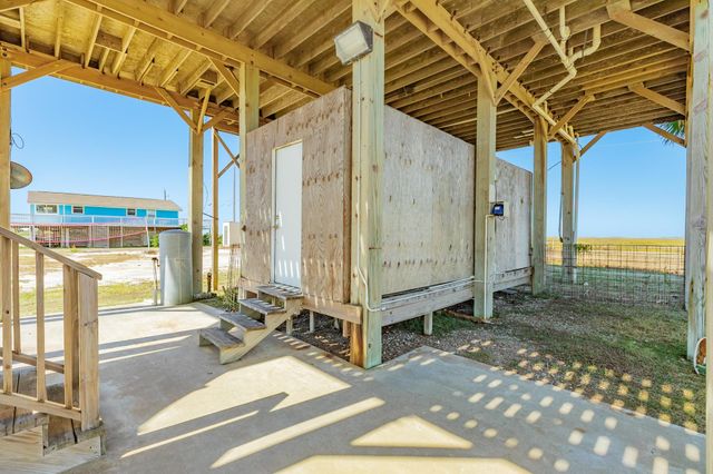 118 Lindrose Street, Freeport, TX 77541
