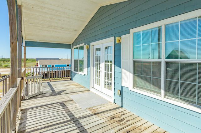 118 Lindrose Street, Freeport, TX 77541