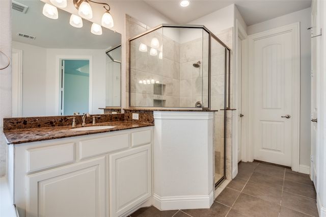 426 Summer Grove Drive, Midlothian, TX 76065