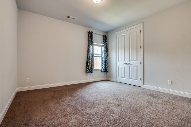 426 Summer Grove Drive, Midlothian, TX 76065