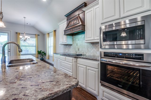 426 Summer Grove Drive, Midlothian, TX 76065